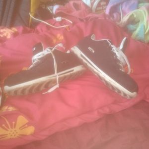 Mens athletic tennis shoes